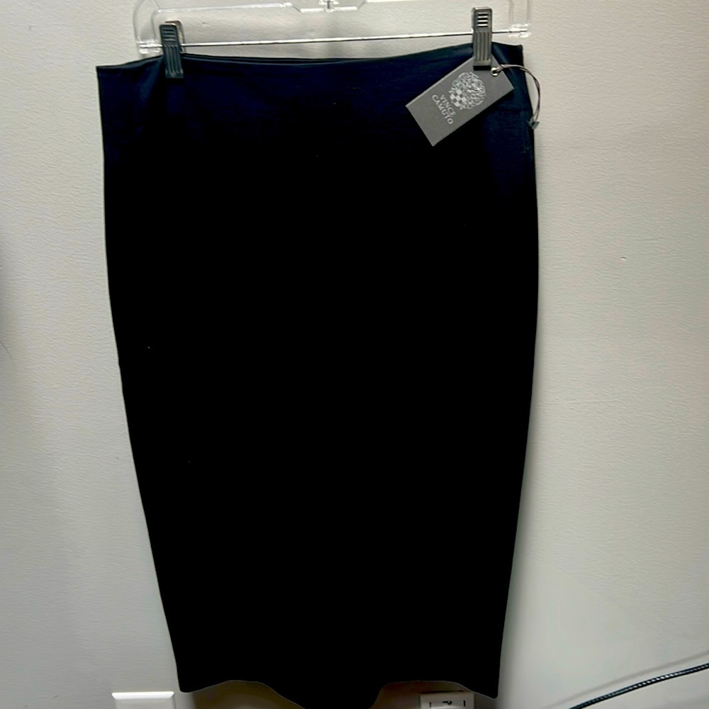 Vince Camuto mid length black pull on skirt